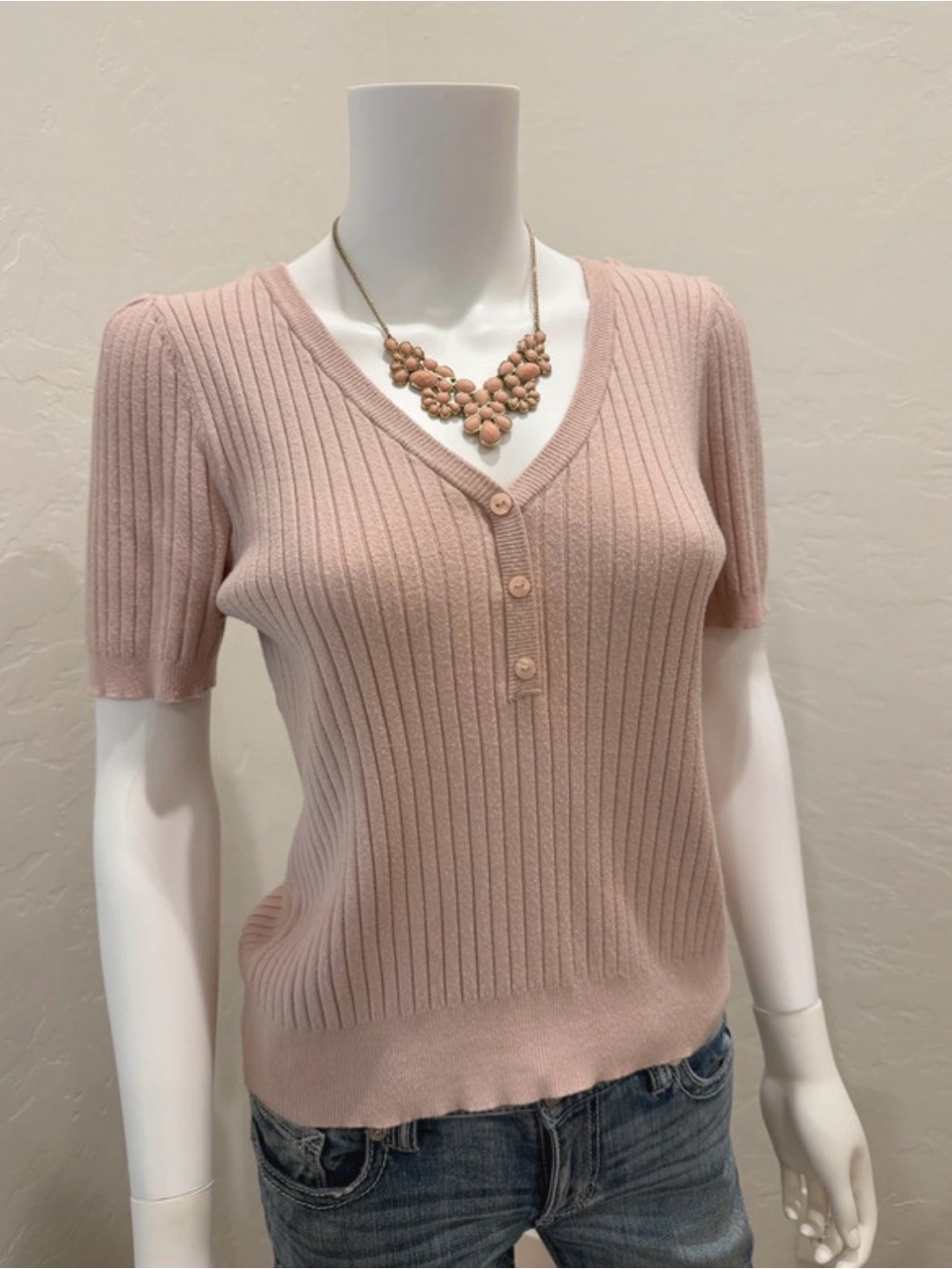 Magnolia Ribbed V-Neck Short Sleeve Sweater - Blush Pink